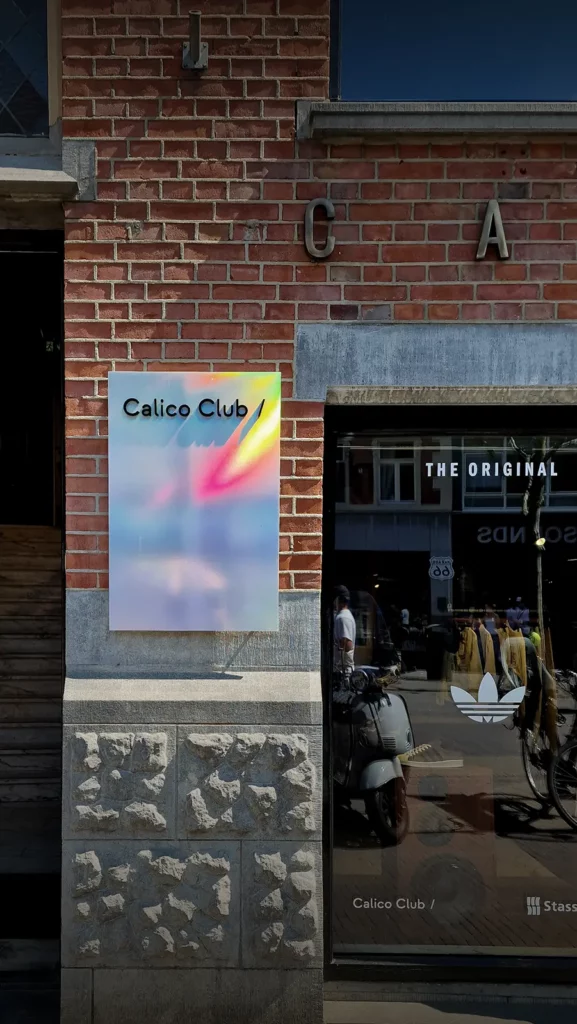 Venlo Calcio Club Schild Aussen leuchtet je nach Sonneneinstrahlung